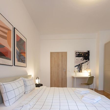 Ultracentral Hong Kong 3 Bdrm Apartment Bucharest Exterior photo
