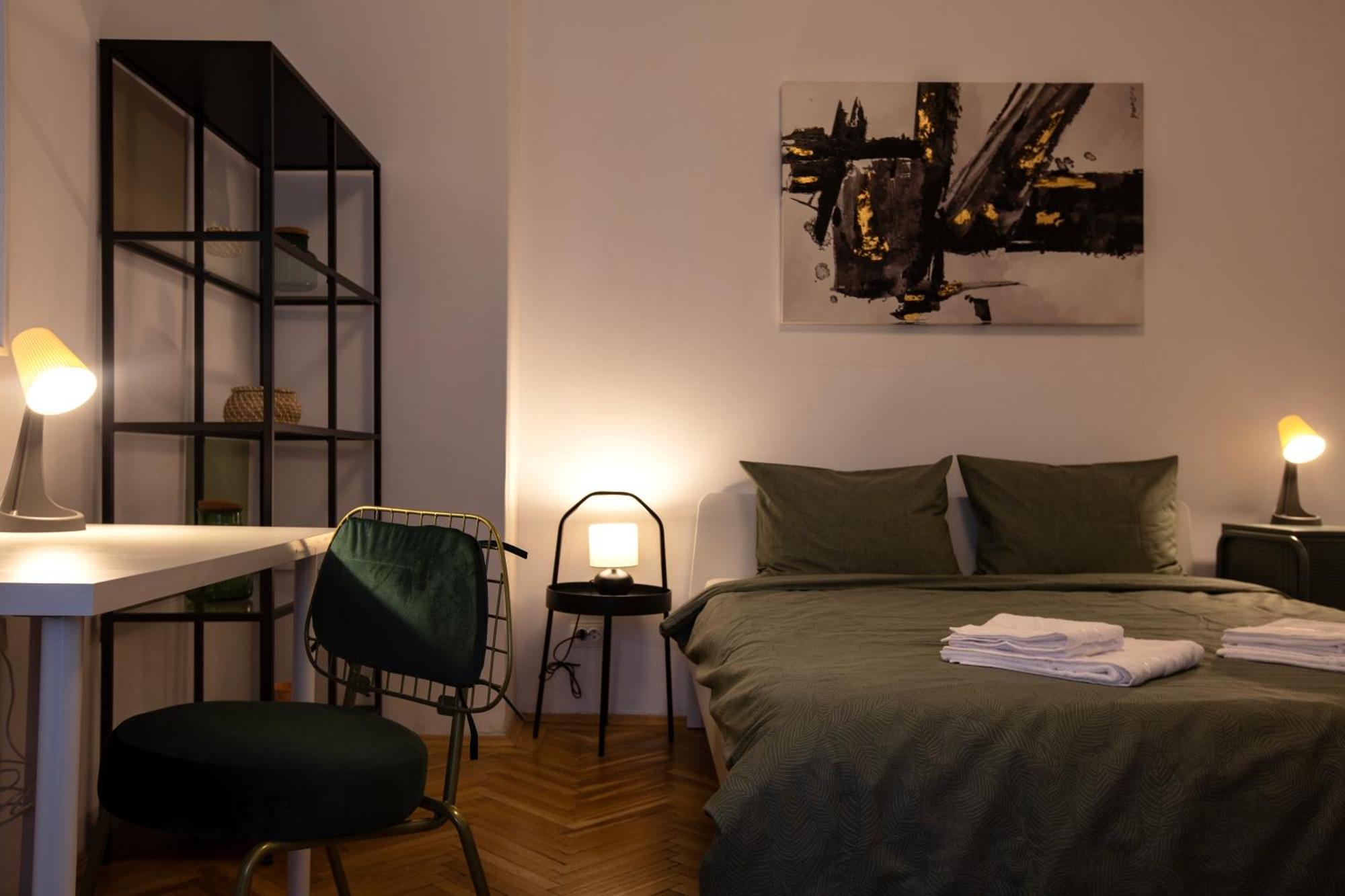 Ultracentral Hong Kong 3 Bdrm Apartment Bucharest Exterior photo