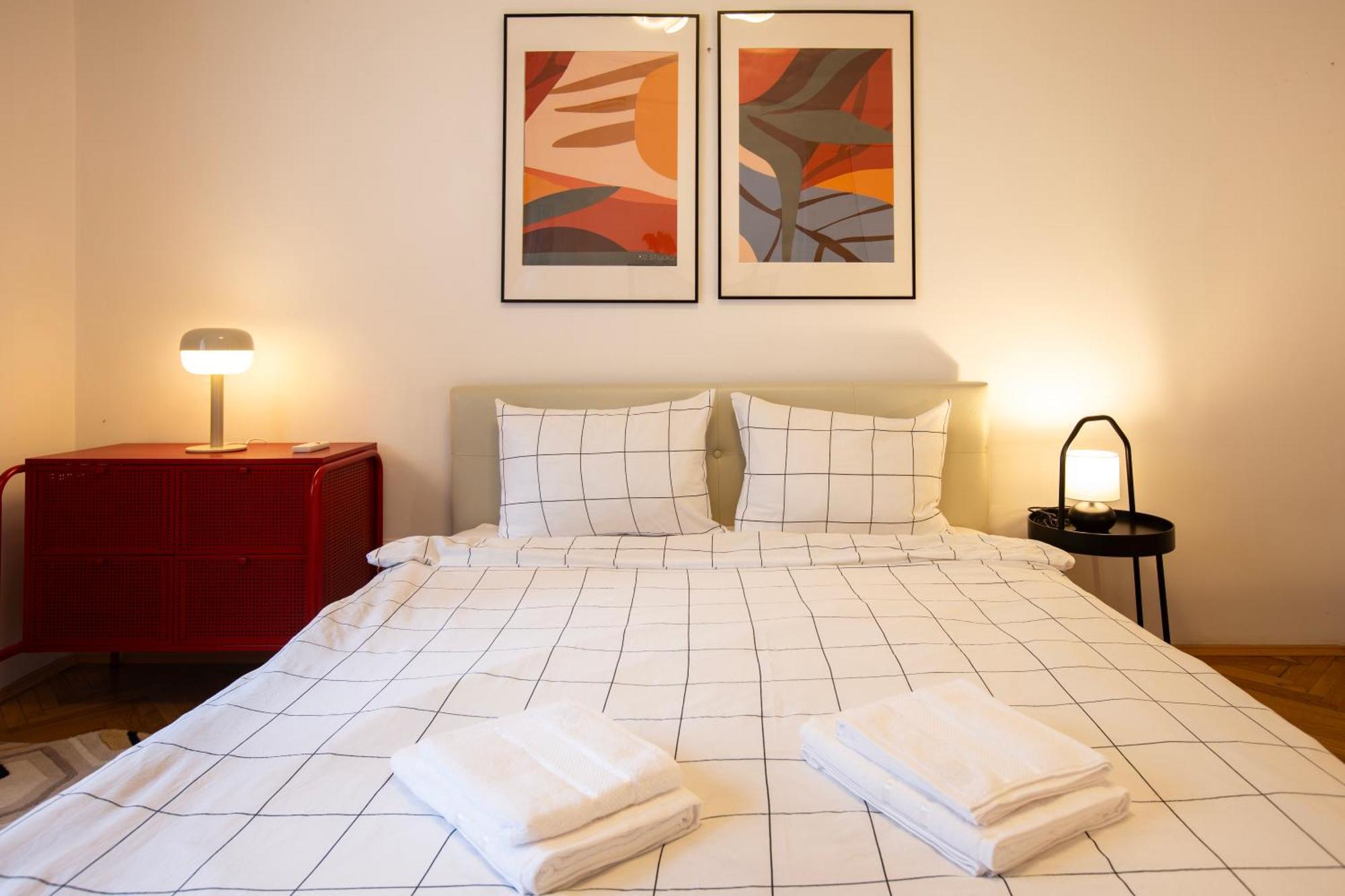 Ultracentral Hong Kong 3 Bdrm Apartment Bucharest Exterior photo